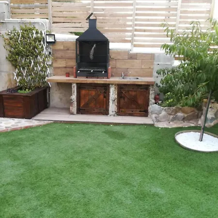 Casa Ecoeficiente Eguzkilore Torrelles Esterno foto